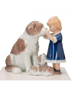 Bimba con cane San Bernardo Statuina