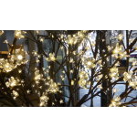 Albero fiorito luminoso da esterno